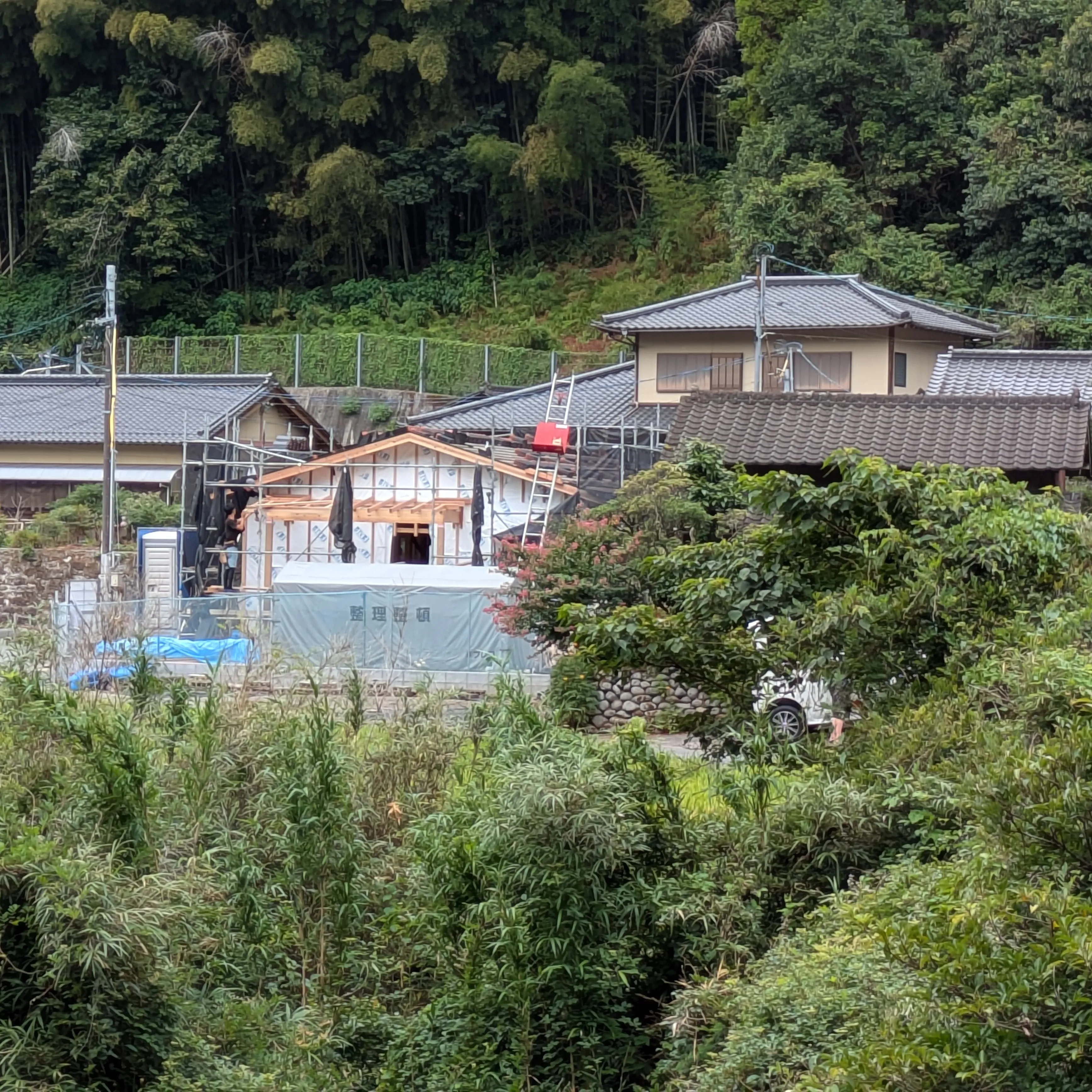 屋根工事業 本石産業です 