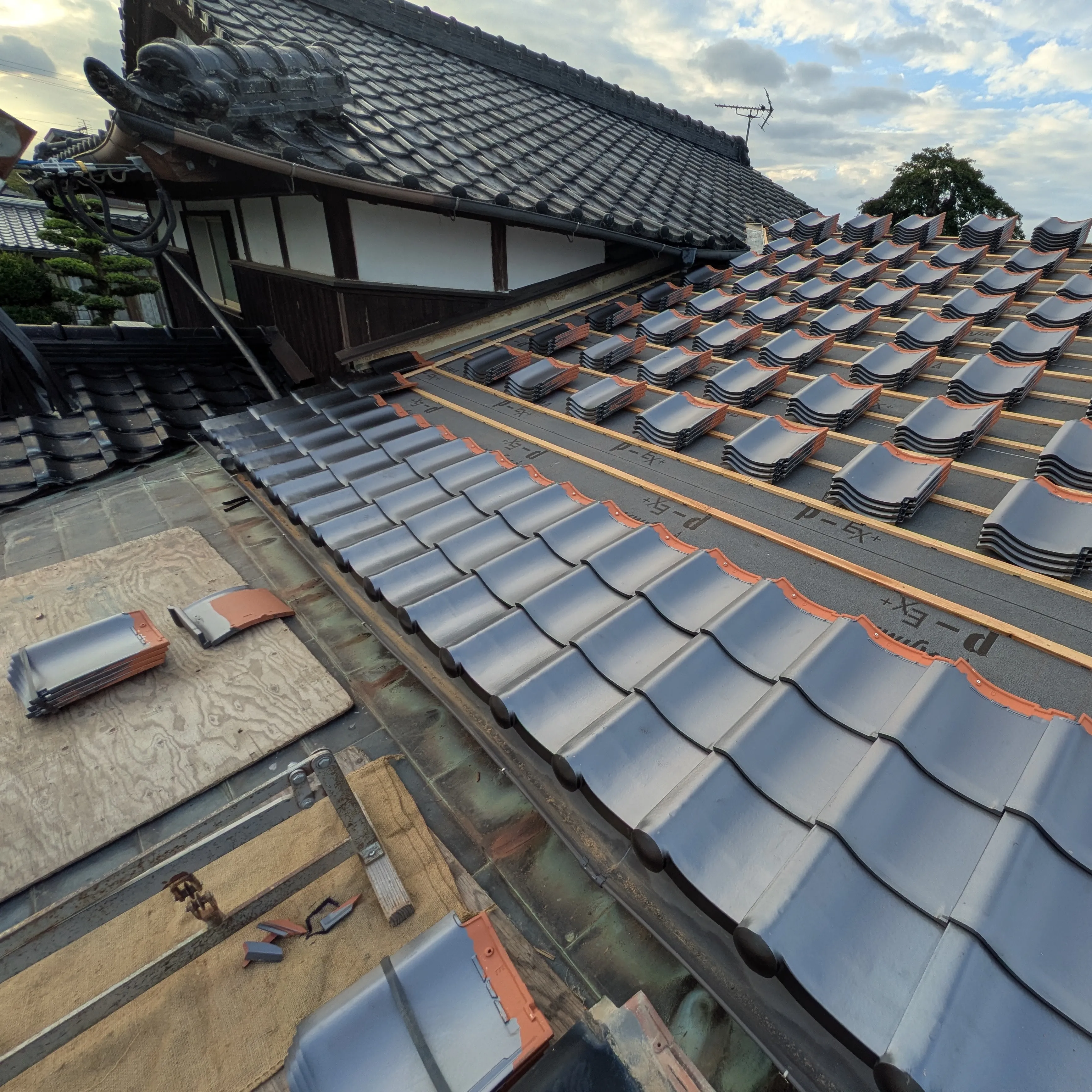 三州陶器瓦 黒 撤去前